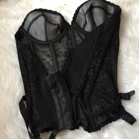 Vintage Carnival Black strapless bustier. - Picture 4 of 8
